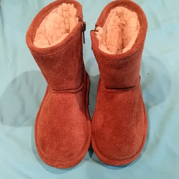 TODDLER~ BEARPAW BOOTS~SHEEPSKIN FOOTBED & SUEDE OUTSIDE~ SO CUTE! SIZE  9 - Picture 2 of 14